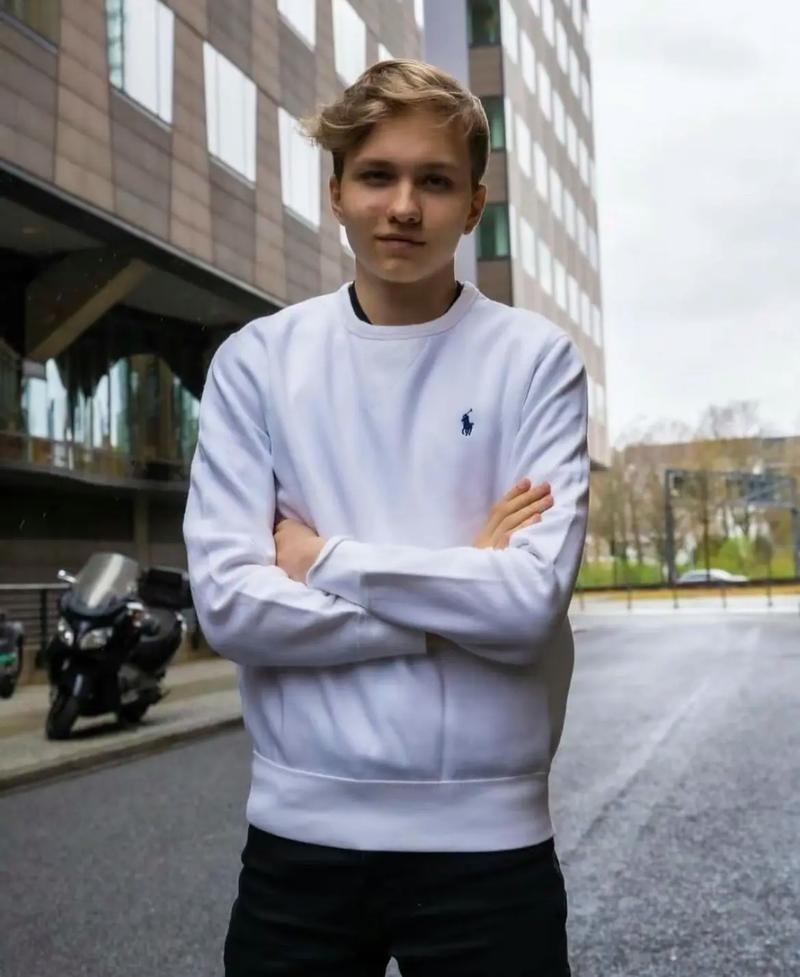 外媒：澳大利亚全队将于当地时间周五晚包机前往中国.