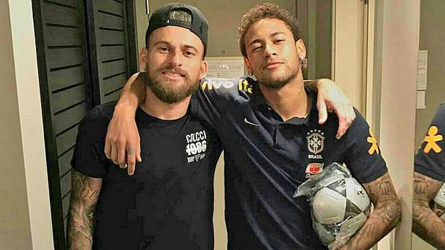 姆巴佩在与 姆巴佩在与